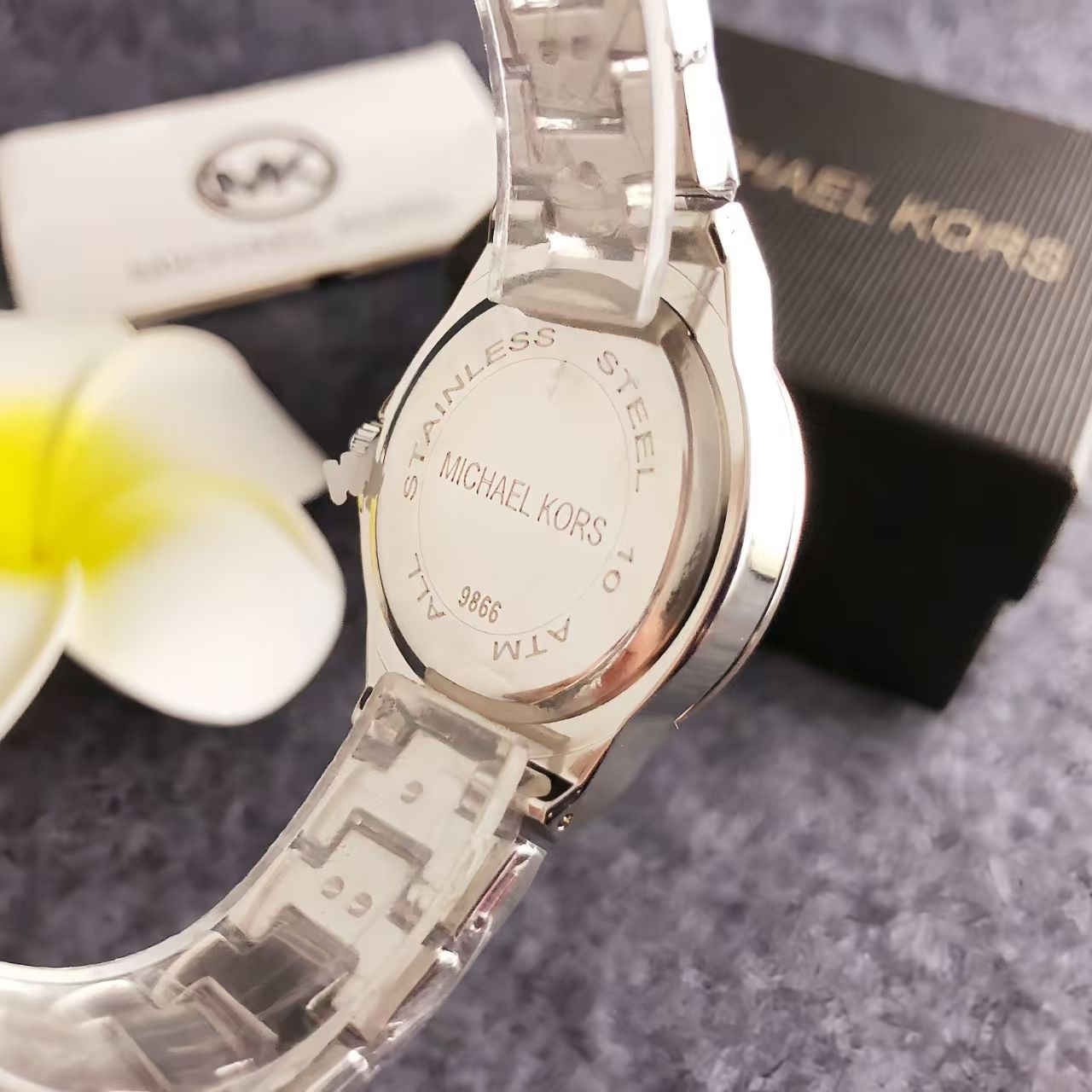 Модные роскошные женские часы  – обзор и цена Luxury Watch Photo