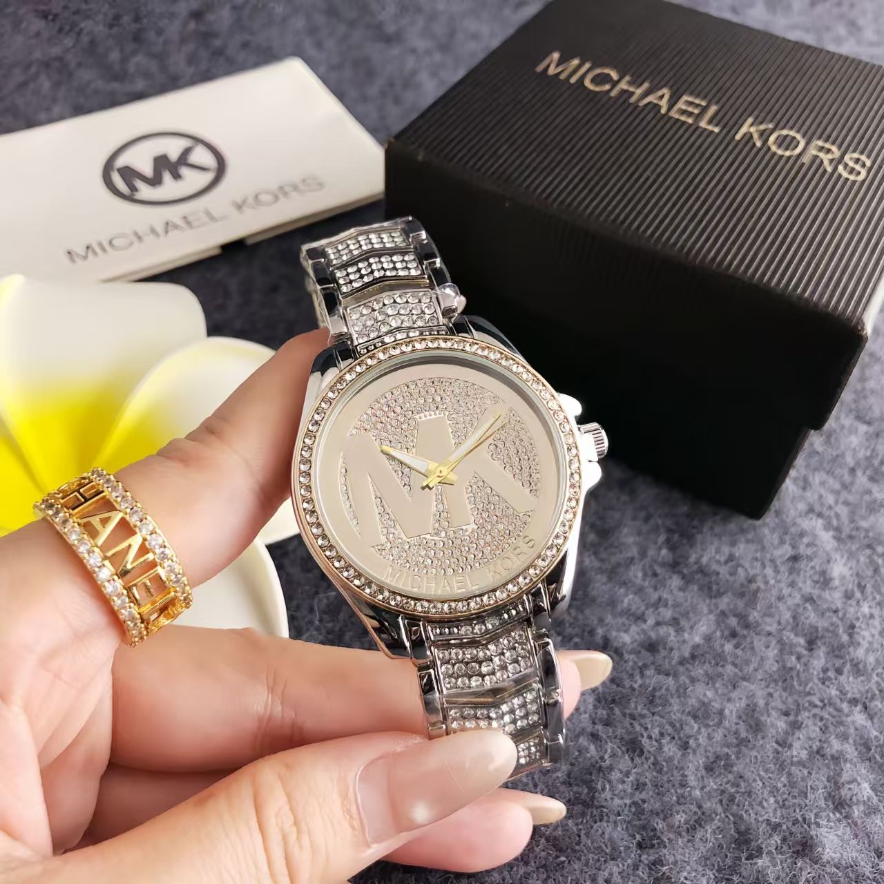Новый модный и элегантный женс – обзор и цена Luxury Watch Photo