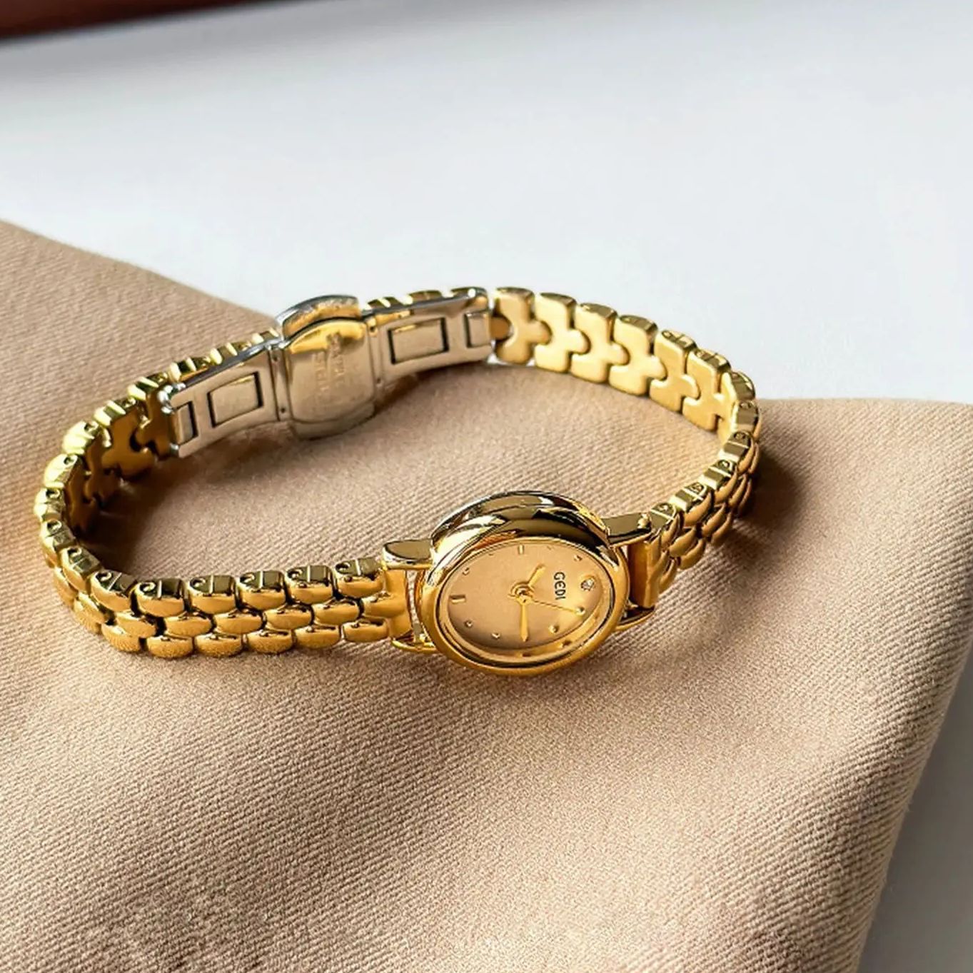 Женские оригинальные часы клас – обзор и цена Luxury Watch On Sale