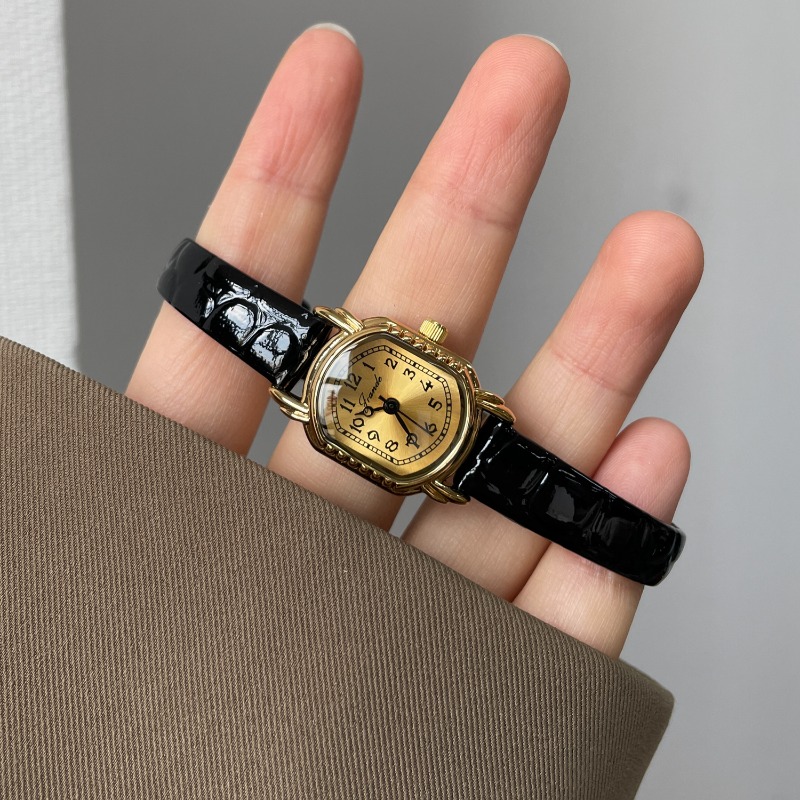 Винтажные овальные женские ква – обзор и цена Luxury Watch Gold And Black