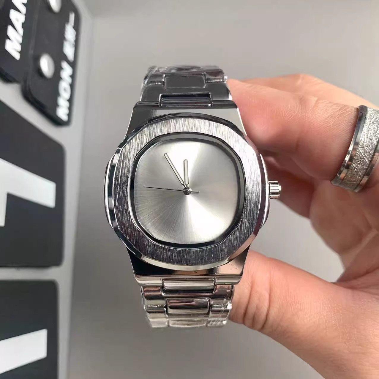 Мужские кварцевые часы с индив – обзор и цена Luxury Watch Logos