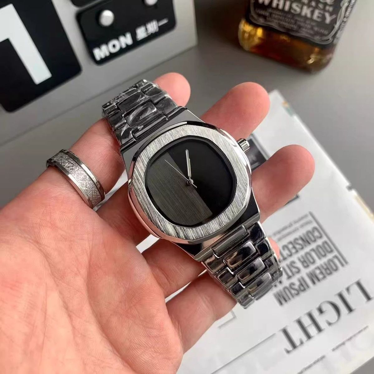 Мужские кварцевые часы с индив – обзор и цена Luxury Watch Logos